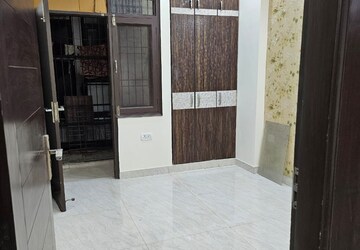 Room in 3 BHK Builder Floor at Maya Homes, Indrapuram – for Rent