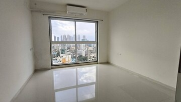 Room in 3 BHK Apartment at Runwal Nirvana, Parel – for Rent