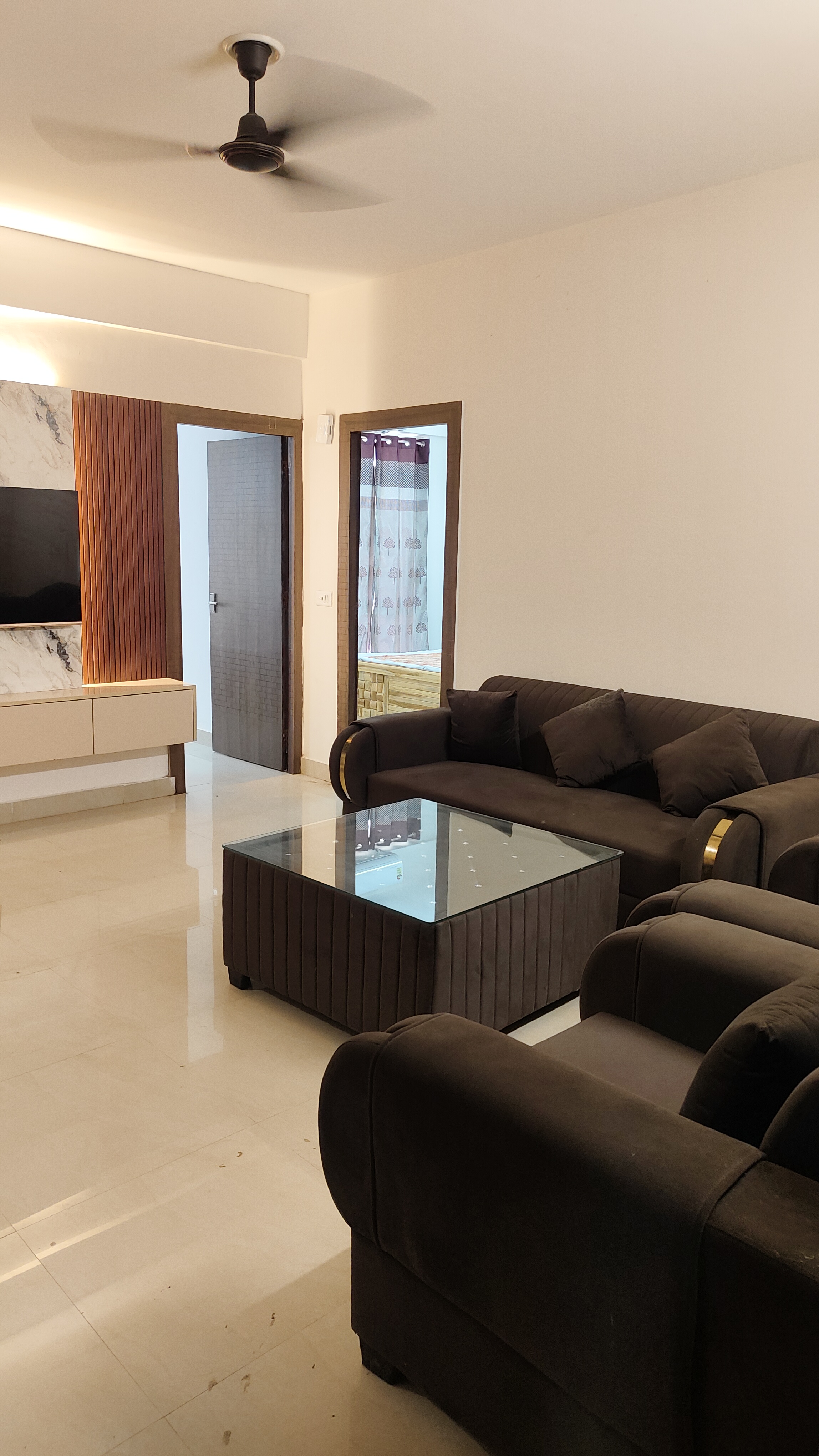 2 BHK Apartment For Rent in Suncity Avenue 76