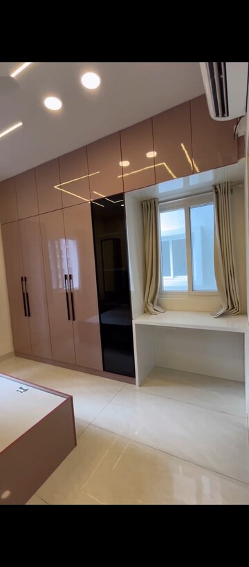 Room in 3 BHK Apartment at Prestige Beverly Hills, Kokapet – for Rent