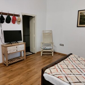 Room in  Pg at Shanthala Nagar – for Rent