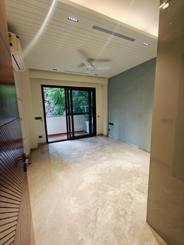 Room in 4 BHK Builder Floor at Nirvana Country Birch Court, Sector 50 – for Rent