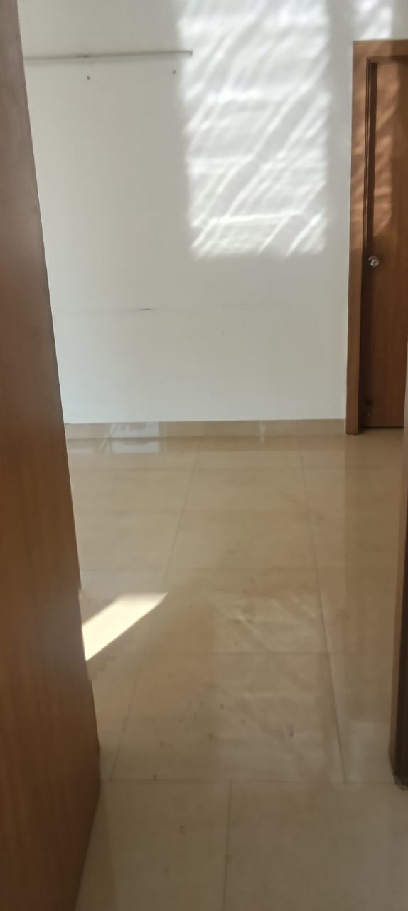 2 BHK Apartment For Rent in Shri Radha Sky Gardens