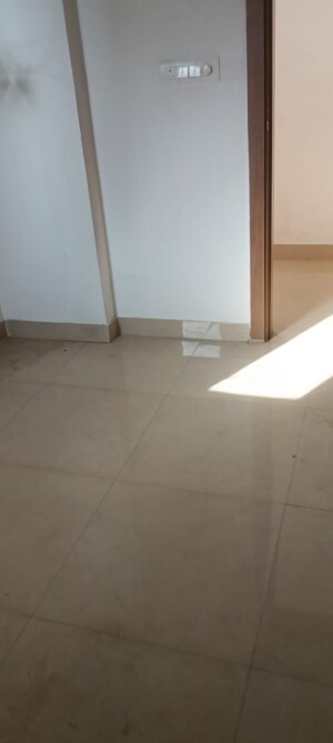 Room in 2 BHK Apartment at Shri Radha Sky Gardens, Sector 16b Greater Noida – for Rent