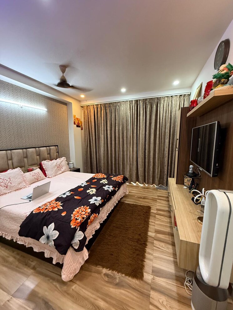 Bedroom, auram-floor 3 Bedroom 3000 Sq.Ft. Builder Floor In South City 2 Gurgaon 9359066