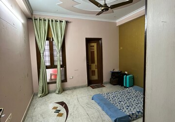 Room in 3 BHK Builder Floor at Vasundhara Sector 12 – for Rent