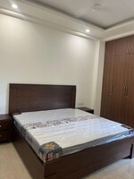 3 BHK + Servant Room 4500 Sq.Ft. Builder Floor in Auram Floor