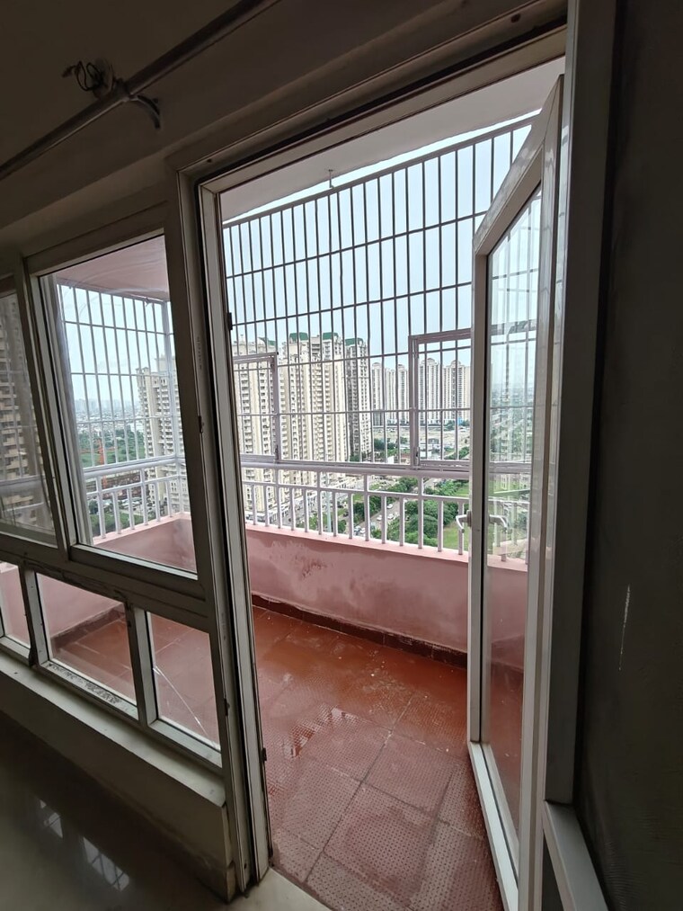 Balcony, upavp-ganga-yamuna-and-hindon-enclave 3 Bedroom 1350 Sq.Ft. Apartment In Pratap Vihar Ghaziabad 9359181