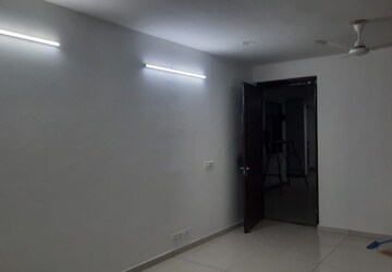 Room in 3 BHK Apartment at Motia Royal Citi Apartments, Ghazipur – for Rent