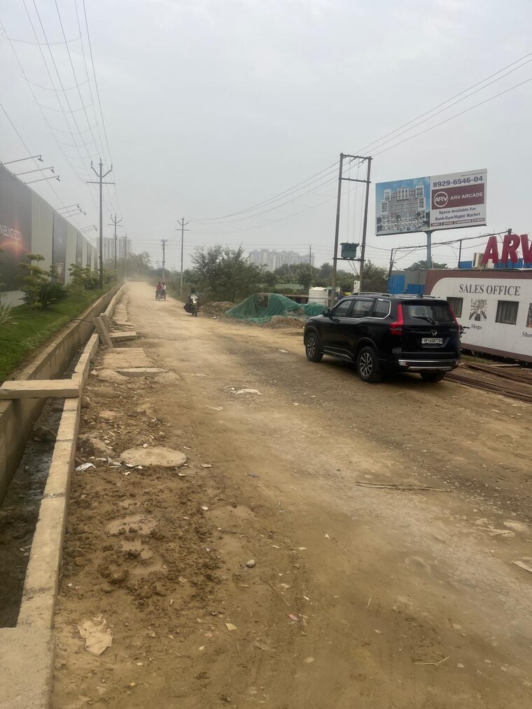  Parking, kingson-arv-arcade Commercial Office Space in IT/SEZ 694 Sq.Ft. In Raj Nagar Extension Ghaziabad 9359309