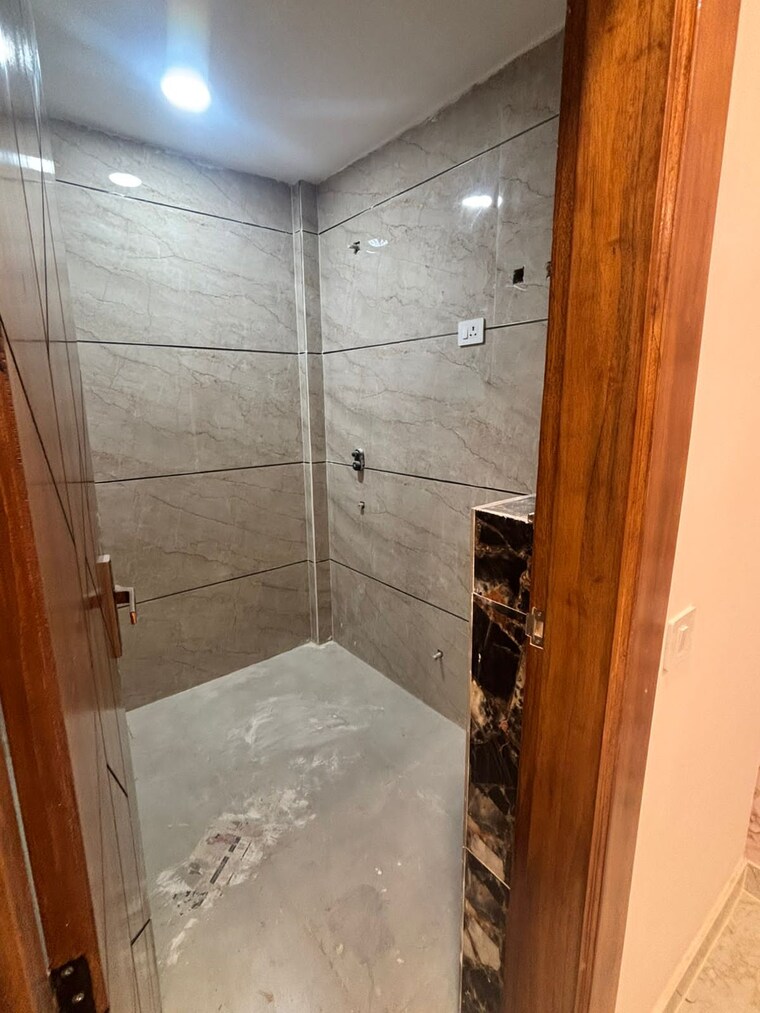 Bathroom, fidato-honour-homes 3 Bedroom 180 Sq.Yd. Builder Floor In Sector 89 Faridabad 9359332