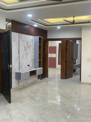 Room in 3 BHK Builder Floor at Fidato Honour Homes, Sector 89 – for Sale