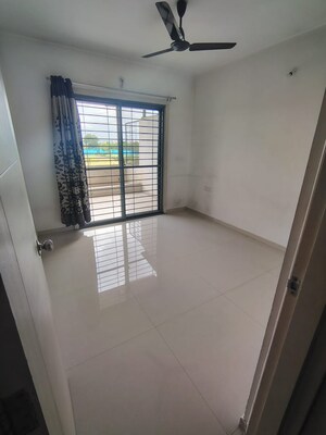 Room in 2 BHK Apartment at Rohan Abhilasha, Wagholi – for Rent