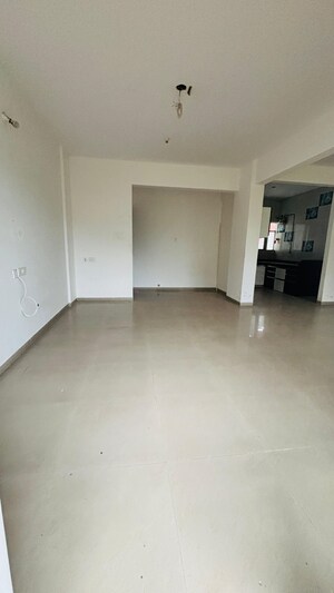 Room in 3 BHK Apartment at Windows CHS, Sus – for Rent