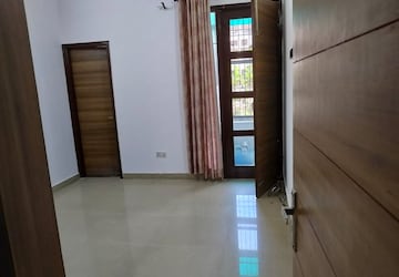 Room in 2 BHK Apartment at Motia Citi Royal Business Park, Ambala Highway – for Rent