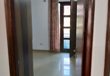 Room in 2 BHK Apartment at Motia Citi Royal Business Park, Ambala Highway – for Rent