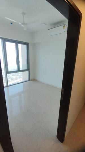 Furnished Amenities in 3 BHK Apartment at Piramal Aranya, Byculla – for Rent