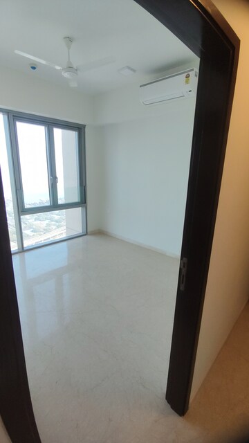 Furnished Amenities in 3 BHK Apartment at Piramal Aranya, Byculla – for Rent