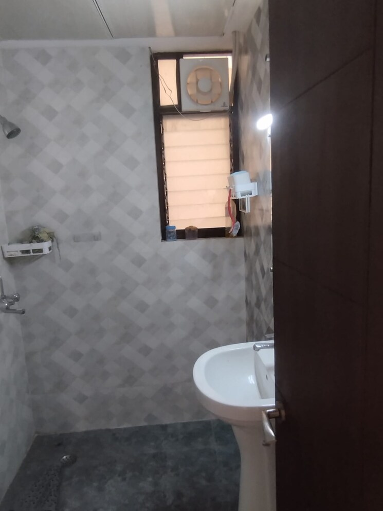 Bathroom, shalimar-mannat 2 Bedroom 1100 Sq.Ft. Apartment In Faizabad Road Lucknow 9359503