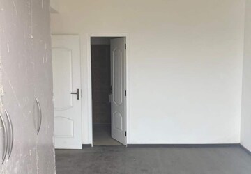 Room in 3 BHK Apartment at Sushma Valencia, International Airport Road – for Rent