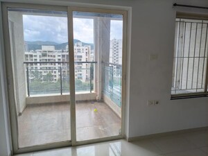 Room in 1 BHK Apartment at Paranjape Schemes Abhiruchi Parisar, Dhayari – for Rent