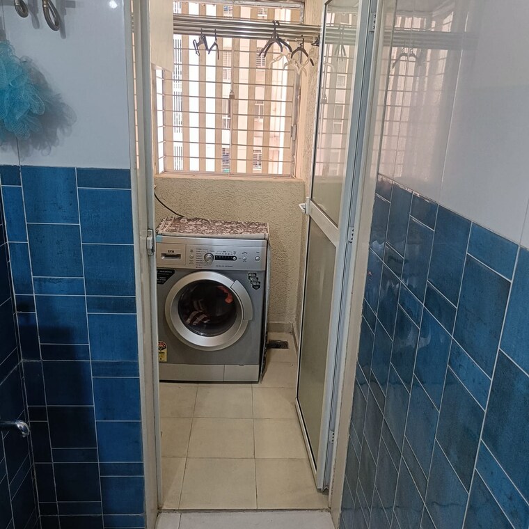 Bathroom, lodha-amara 2 Bedroom 1026 Sq.Ft. Apartment In Kolshet Road Thane 9359569