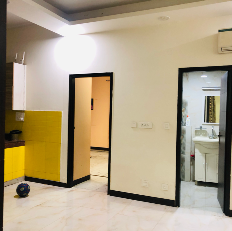 Room, sector 23 2.5 Bedroom 1200 Sq.Ft. Villa In Sector 23 Gurgaon 9359566