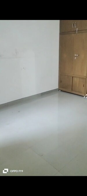 Room in 3 BHK Apartment at Proview Officer City, Raj Nagar Extension – for Rent