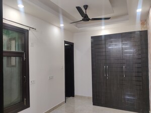 Room in 3 BHK Builder Floor at Vasundhara Sector 1 – for Rent