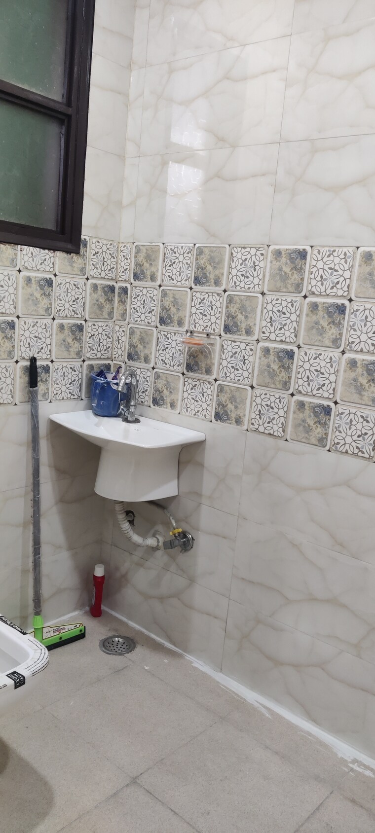 Bathroom, vasundhara sector 1 3 Bedroom 1200 Sq.Ft. Builder Floor In Vasundhara Sector 1 Ghaziabad 9359544