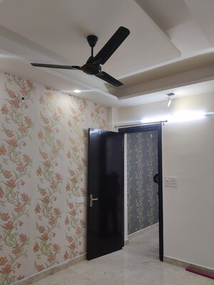 Furnished Amenities in 3 BHK Builder Floor at Vasundhara Sector 1 – for Rent