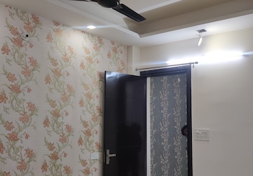 Furnished Amenities in 3 BHK Builder Floor at Vasundhara Sector 1 – for Rent
