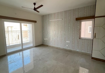 Room in 3 BHK Apartment at Prestige Finsbury Park Hyde, Bagaluru – for Rent