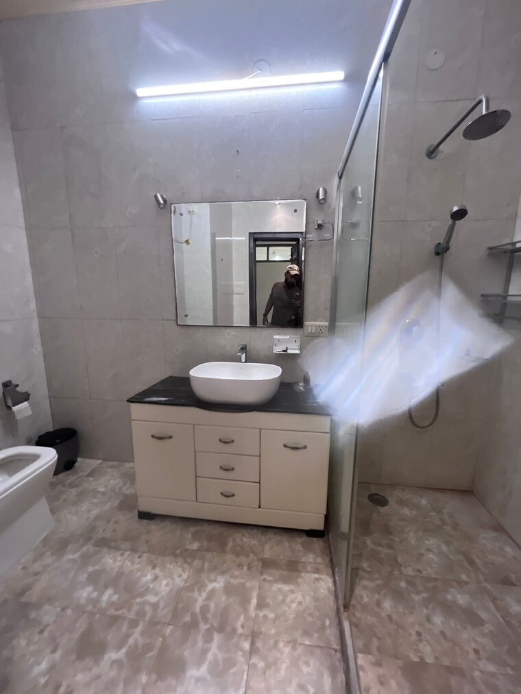 Bathroom, saket 2.5 Bedroom 1500 Sq.Ft. Apartment In Saket Delhi 9355939
