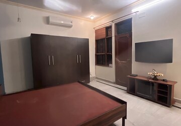 Room in 2.5 BHK Apartment at Saket – for Rent