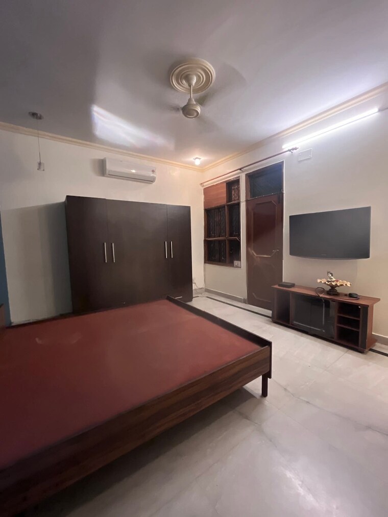 Room, saket 2.5 Bedroom 1500 Sq.Ft. Apartment In Saket Delhi 9355939