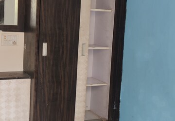 Room in 1 BHK Builder Floor at Vasundhara Sector 1 – for Rent