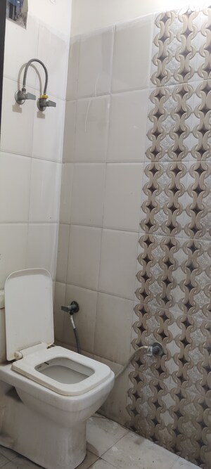 Bathroom in 1 BHK Builder Floor at Vasundhara Sector 1 – for Rent