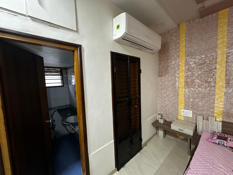 Room, science city 4 Bedroom 2300 Sq.Ft. Villa In Science City Ahmedabad 9359673