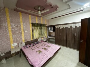 Bedroom in 4 BHK Villa at Science City – for Rent