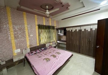 Bedroom in 4 BHK Villa at Science City – for Rent
