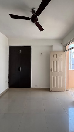 2 BHK Apartment For Sale in Supertech Cape Town