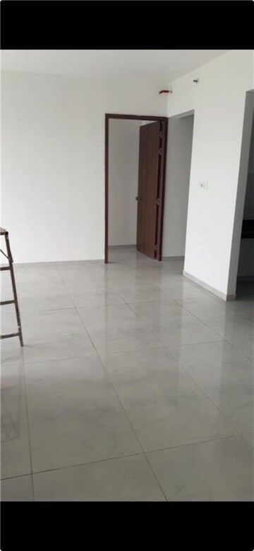 Room in 3 BHK Apartment at Mantra Mirari, Koregaon Park – for Rent