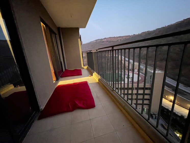 Balcony, shapoorji-pallonji-vanaha-golfland 2.5 Bedroom 750 Sq.Ft. Apartment In Bavdhan Pune 9359720