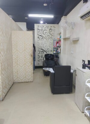  Showroom For Rent in Kalkaji