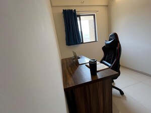 Furnished Amenities in 2.5 BHK Apartment at Shapoorji Pallonji Vanaha Golfland, Bavdhan – for Rent