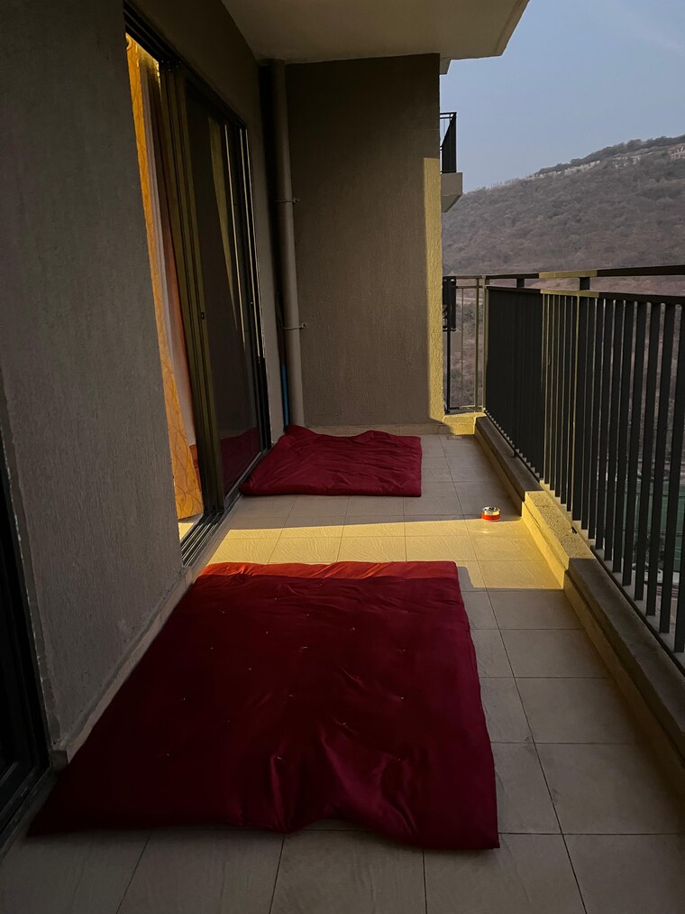 Balcony, shapoorji-pallonji-vanaha-golfland 2.5 Bedroom 750 Sq.Ft. Apartment In Bavdhan Pune 9359720