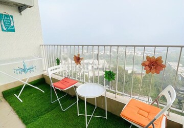 Team Area in 3 BHK Apartment at Godrej Aqua, International Airport Road – for Rent