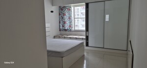 Room in 3 BHK Apartment at Rohan Akriti, Kanakapura Road – for Rent