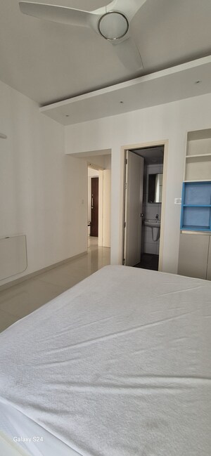 Room in 3 BHK Apartment at Rohan Akriti, Kanakapura Road – for Rent